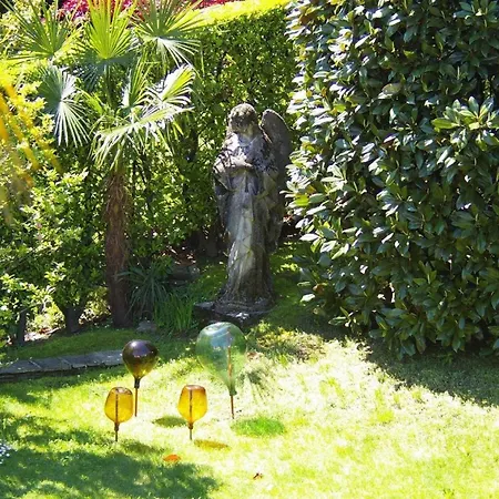 In Biganzolo Mit Grossem Garten *
